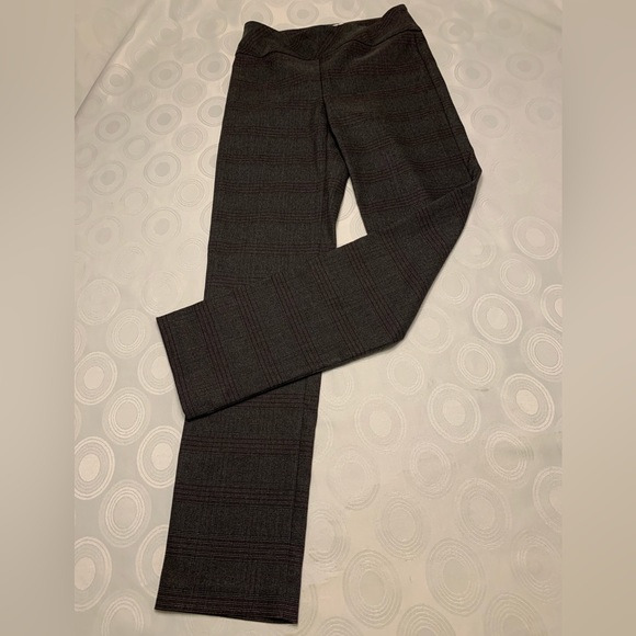 2 pairs - straight leg - Picture 2 of 7